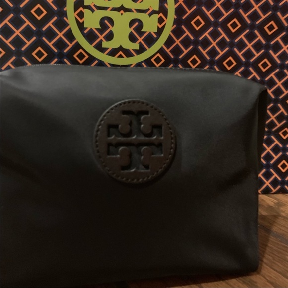 NWT TORY BURCH NYLON BRIGITTE COSMETIC CASE - Picture 7 of 8